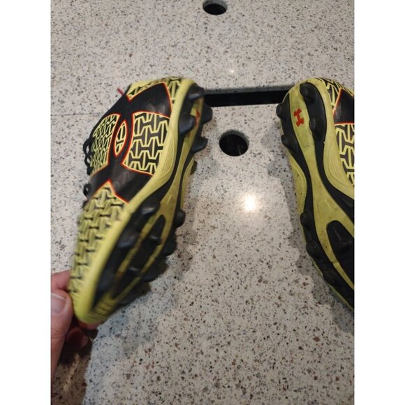Under Armour Yellow Black Youth Kids Size 3 3Y Low Top Soccer Cleats Shoes - Picture 6 of 7